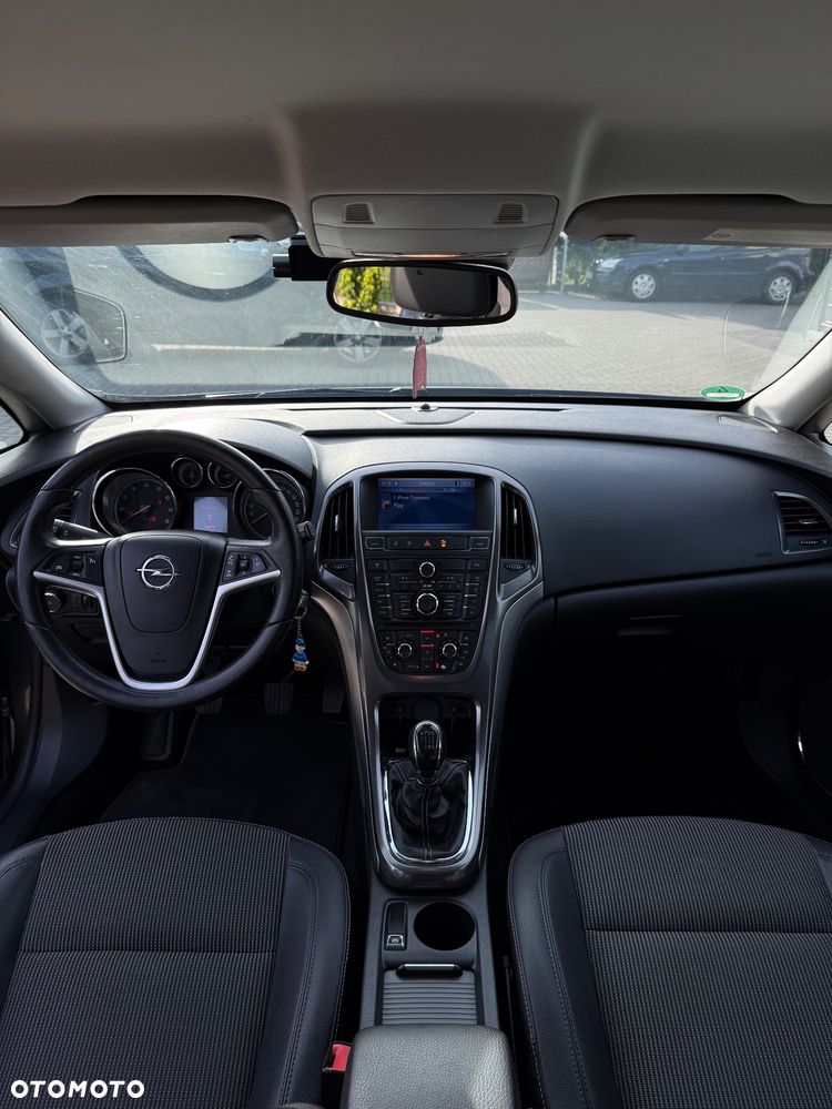 Opel Astra 1.6 Turbo Innovation - 11