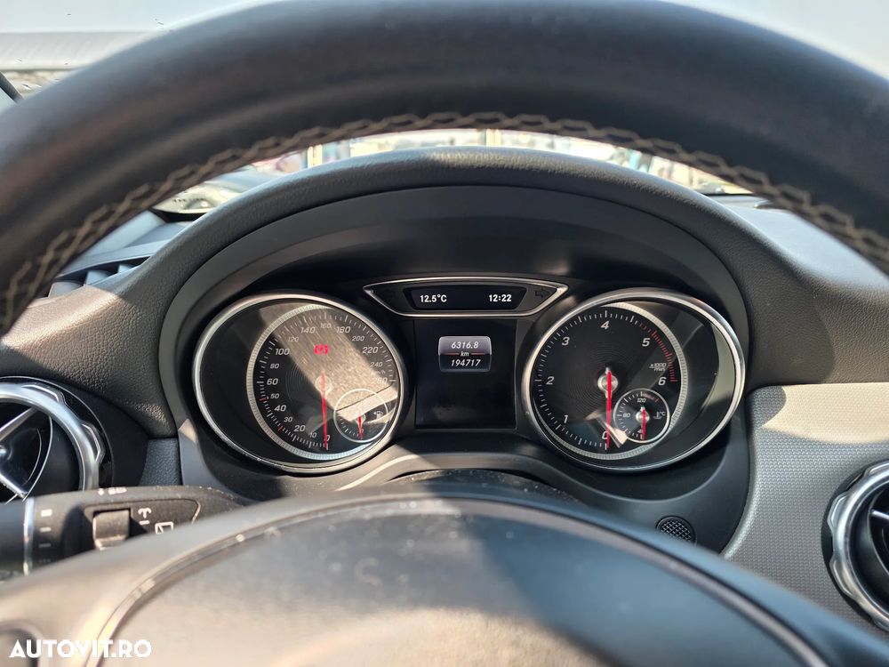 Mercedes-Benz GLA - 9