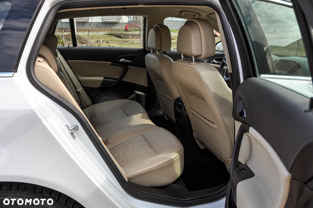 Opel Insignia - 12