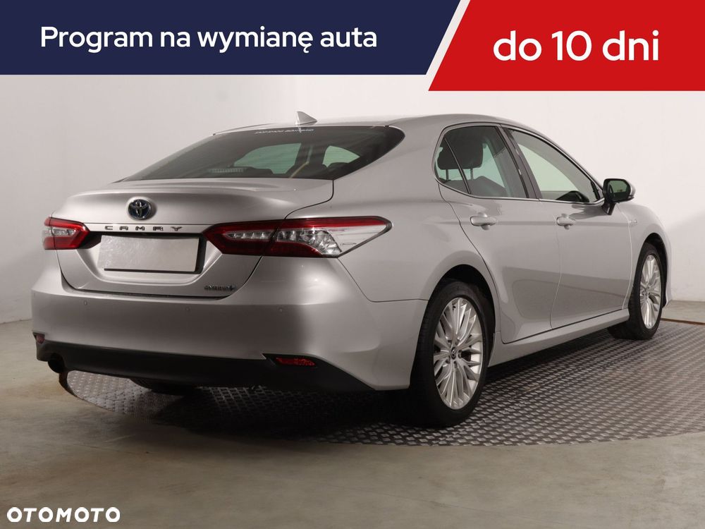 Toyota Camry - 7