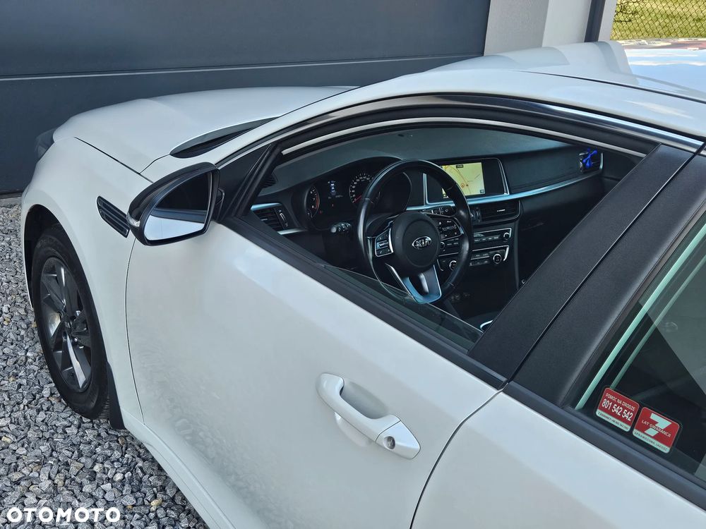 Kia Optima 2.0 M - 10