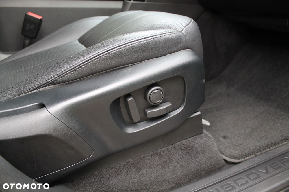 Land Rover Discovery 3.0 Td6 SkyView Edition - 38