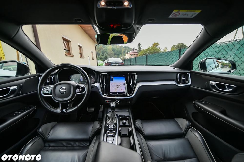 Volvo S60 T4 R-Design - 9