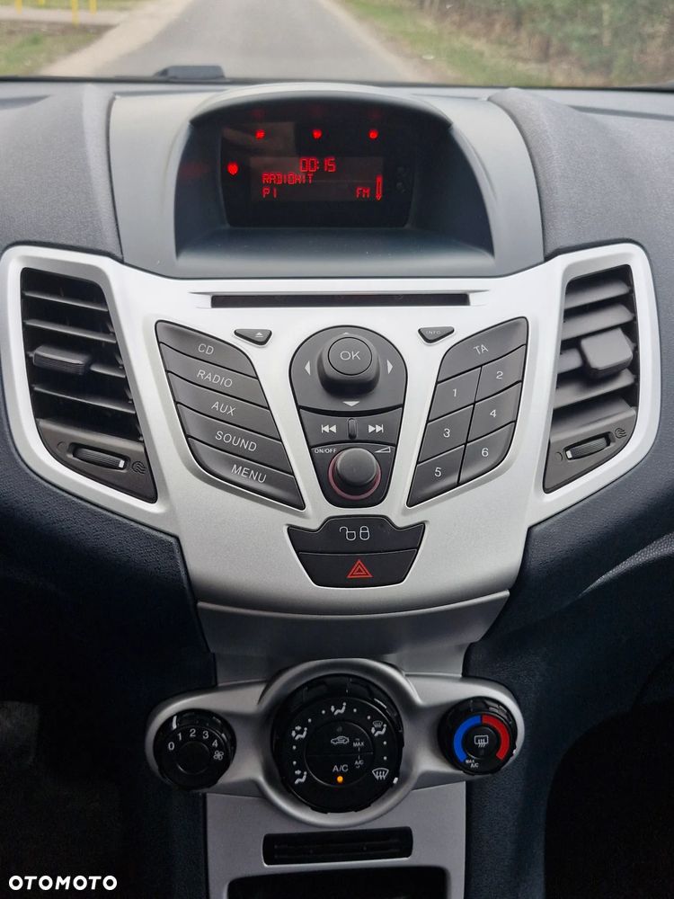 Ford Fiesta 1.25 Titanium EU5 - 18