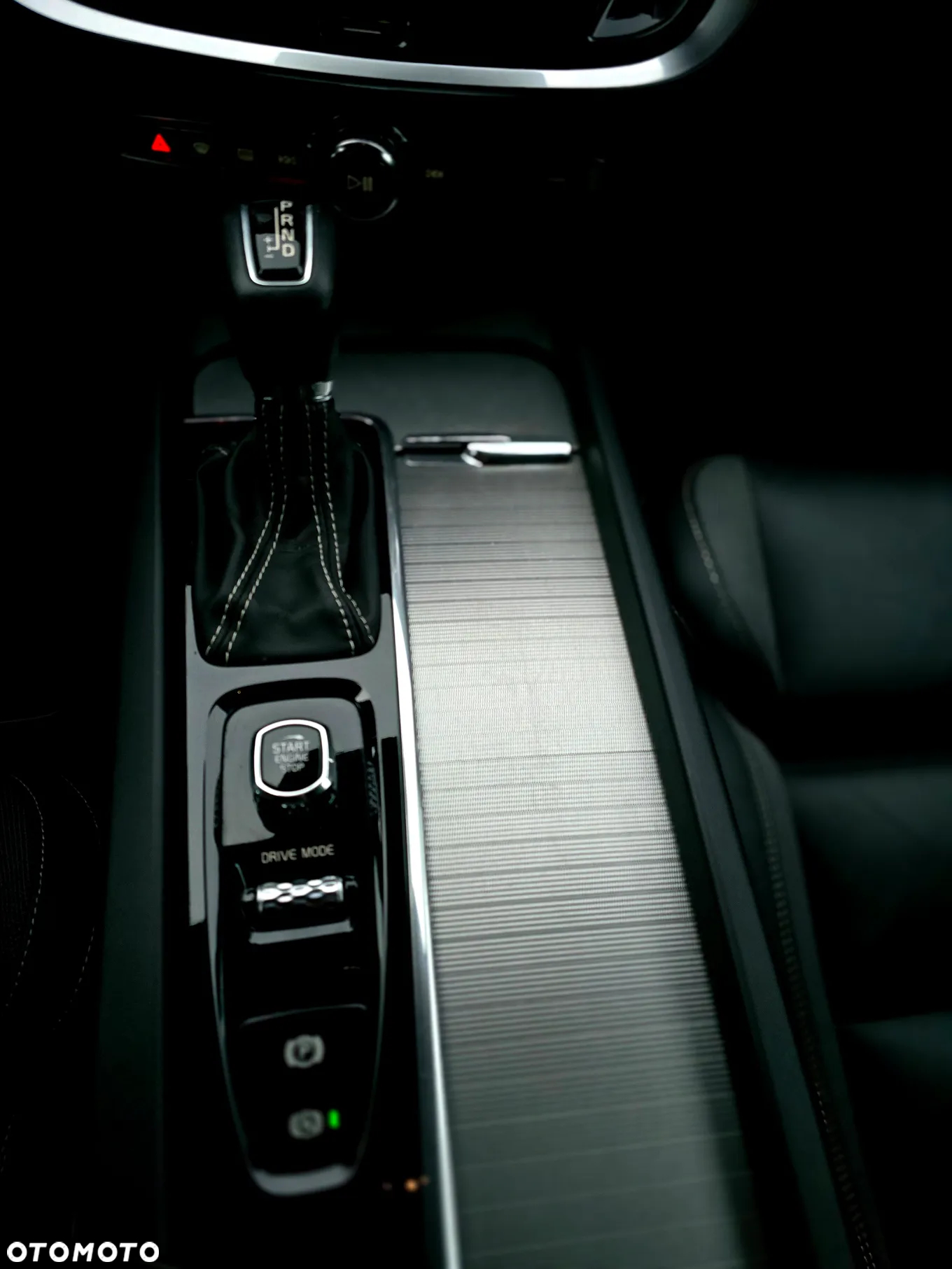 Volvo V60 D4 R-Design - 22