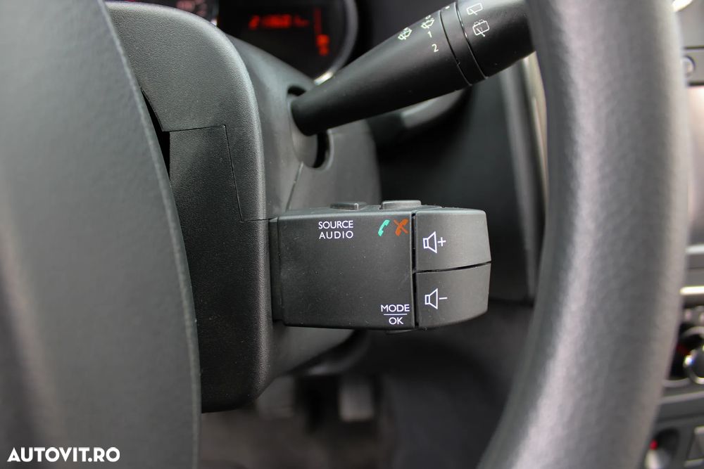 Dacia Logan TCe 90 S&S Laureate - 24