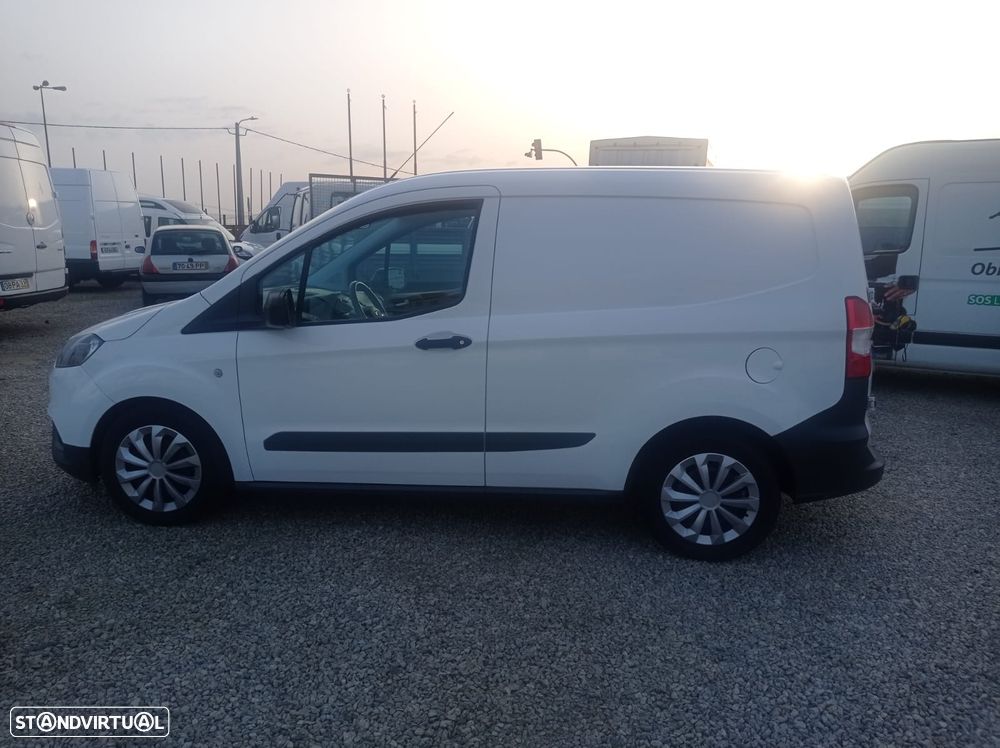 Ford Transit Courier - 2