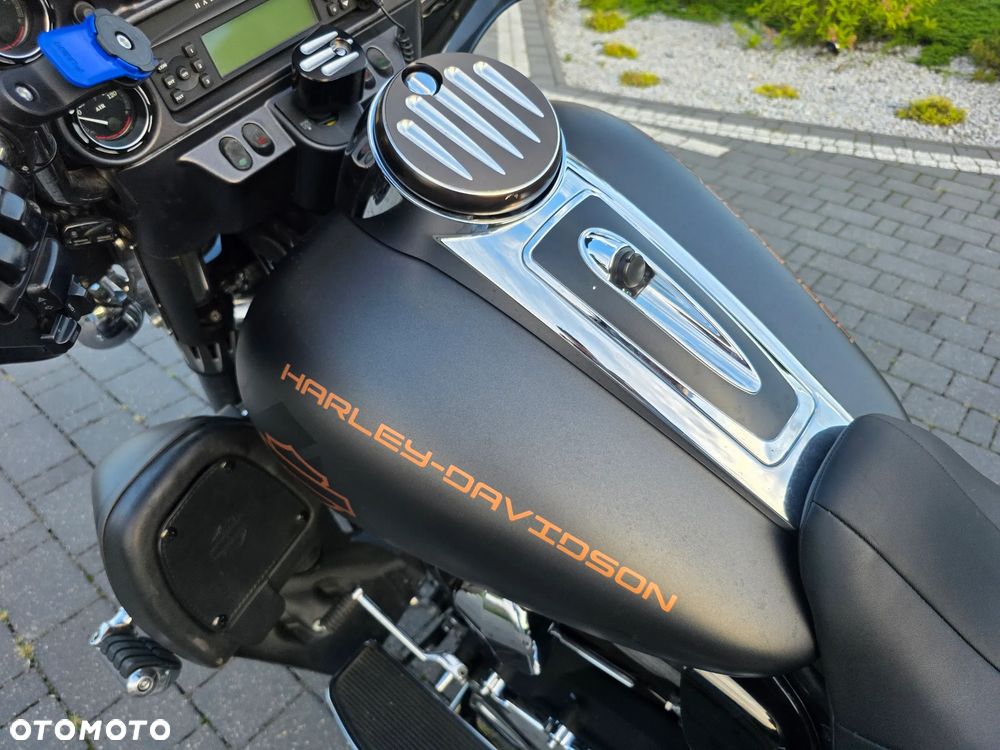 Harley-Davidson FLHTCU Ultra - 11