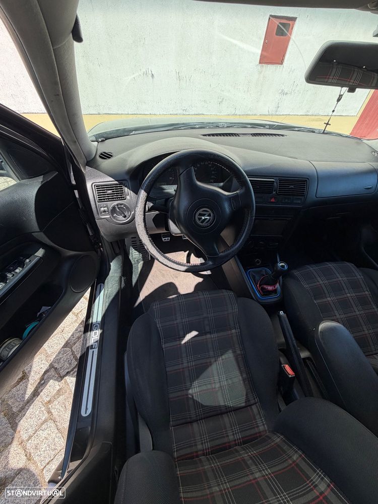 VW Golf 1.9 TDi 25 Anos - 13