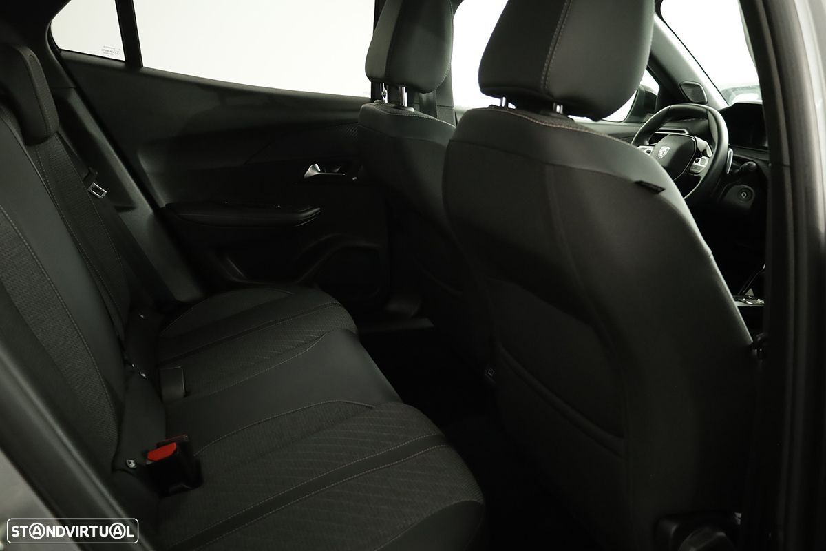 Peugeot 2008 1.2 PureTech Allure EAT8 - 21