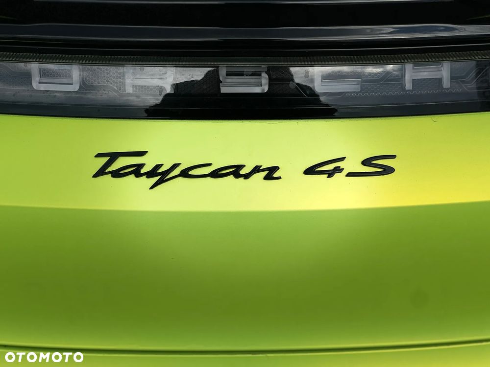 Porsche Taycan 4S - 13