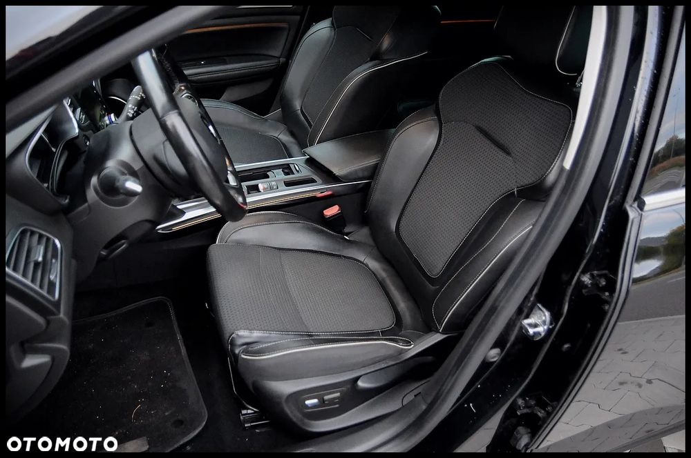 Renault Megane 1.2 Energy TCe Limited - 6