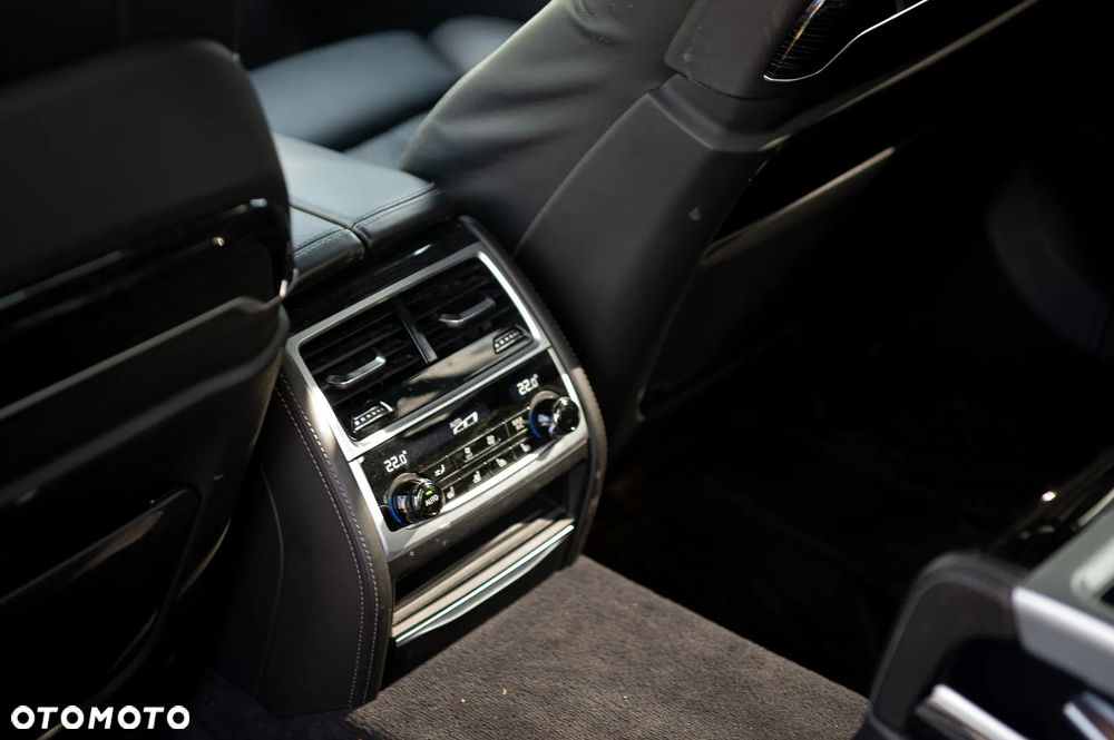 BMW Seria 7 740Li xDrive sport - 20