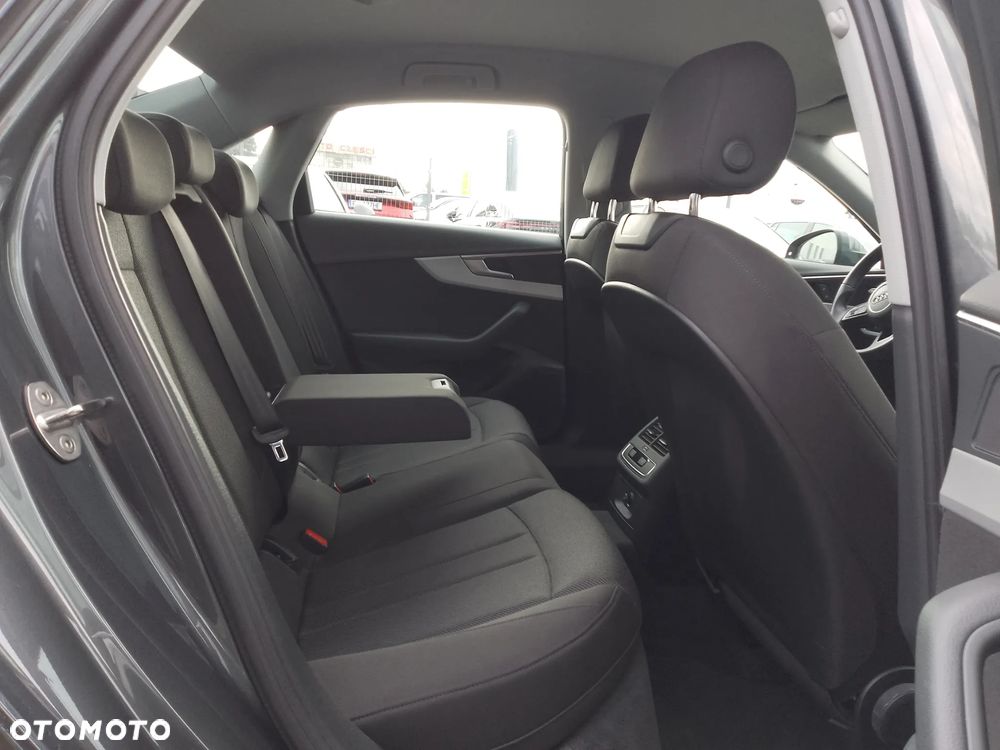 Audi A4 Limousine 35 TFSI mHEV S Line S tronic - 20