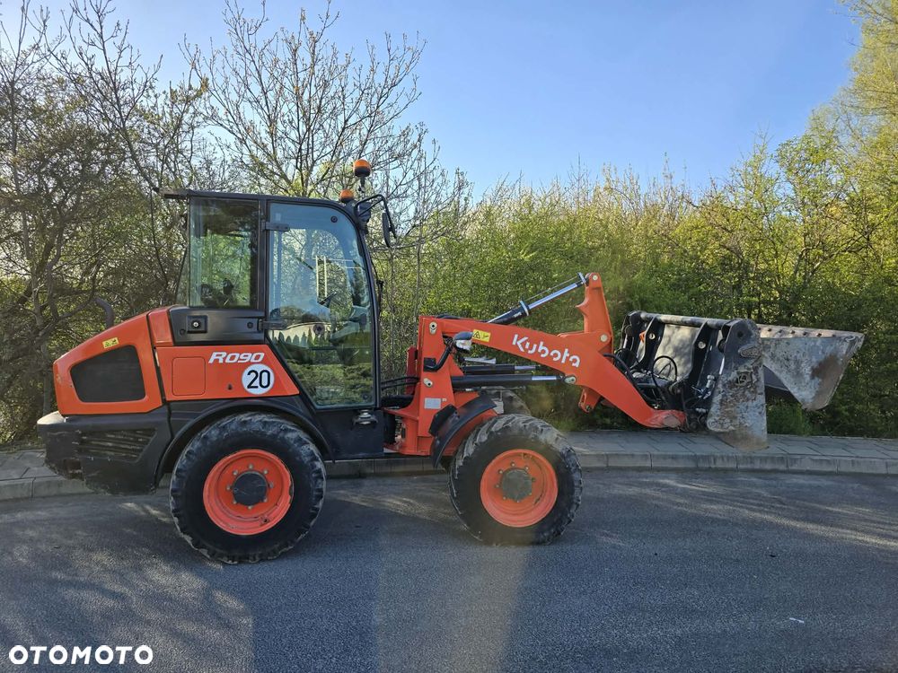 Kubota R090 SALON PL 1 WŁ  NOWY SILNIK 600MTH - 4