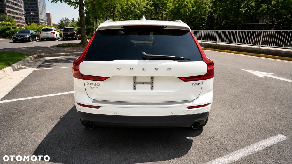Volvo XC 60 T5 AWD Geartronic Momentum - 2