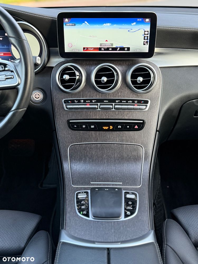 Mercedes-Benz GLC 200 4Matic 9G-TRONIC AMG Line - 22