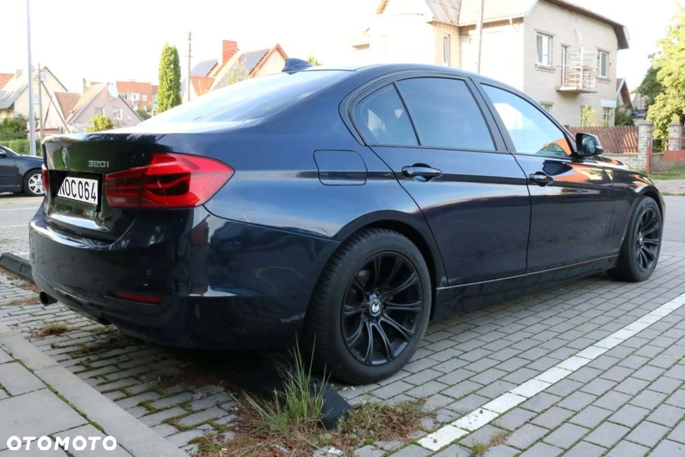 BMW Seria 3 320i - 2