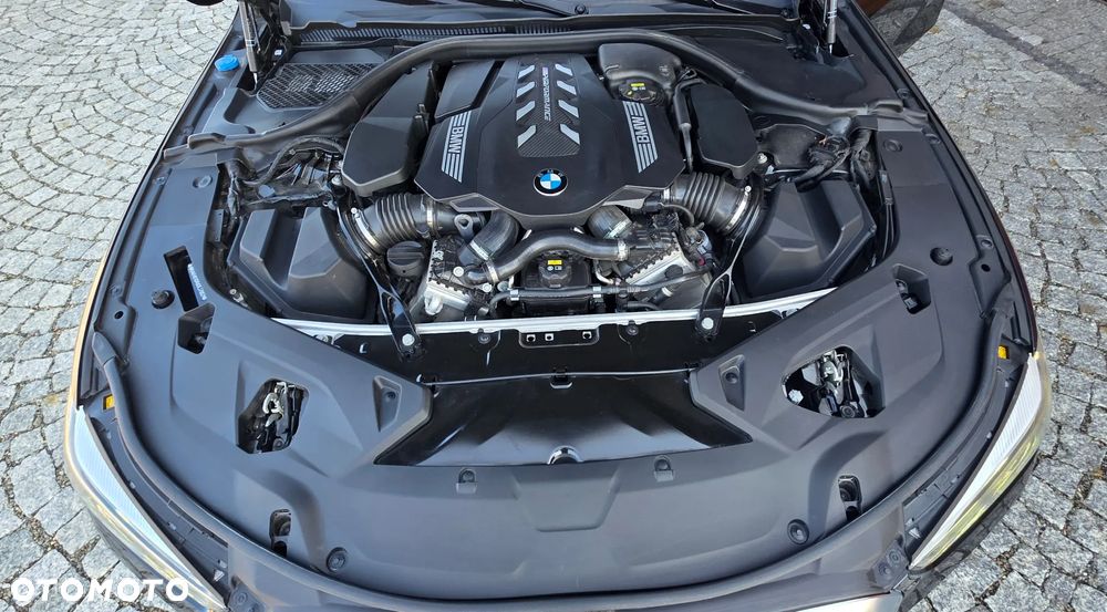 BMW Seria 8 - 35