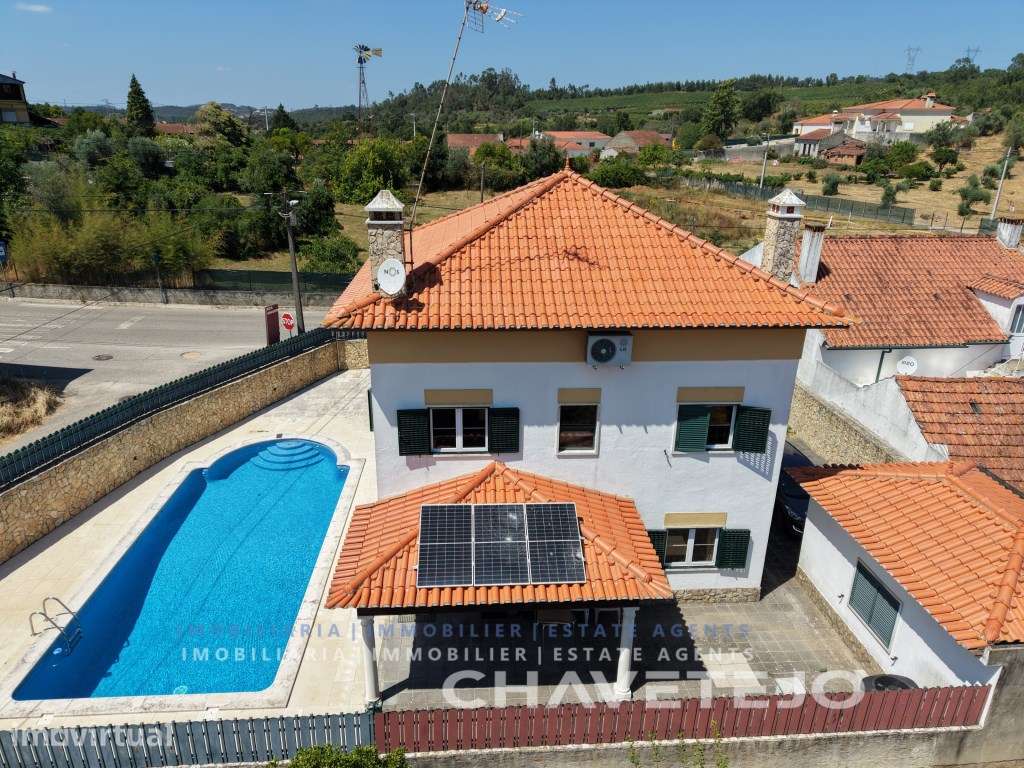 Moradia V4 com garagem e piscina a 7 km de Tomar e de praia fluvial... - Grande imagem: 3/37