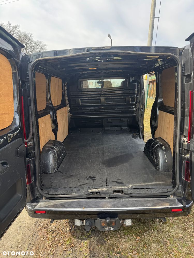 Opel Vivaro - 10