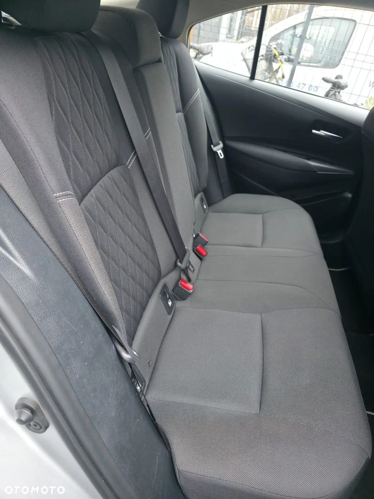 Toyota Corolla 1.8 Hybrid Comfort - 32