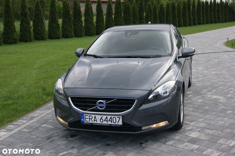 Volvo V40 D3 Momentum - 4