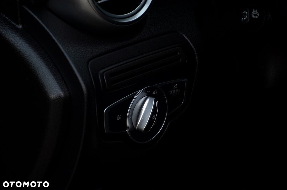 Mercedes-Benz GLC 300 de 4Matic 9G-TRONIC AMG Line Plus - 26