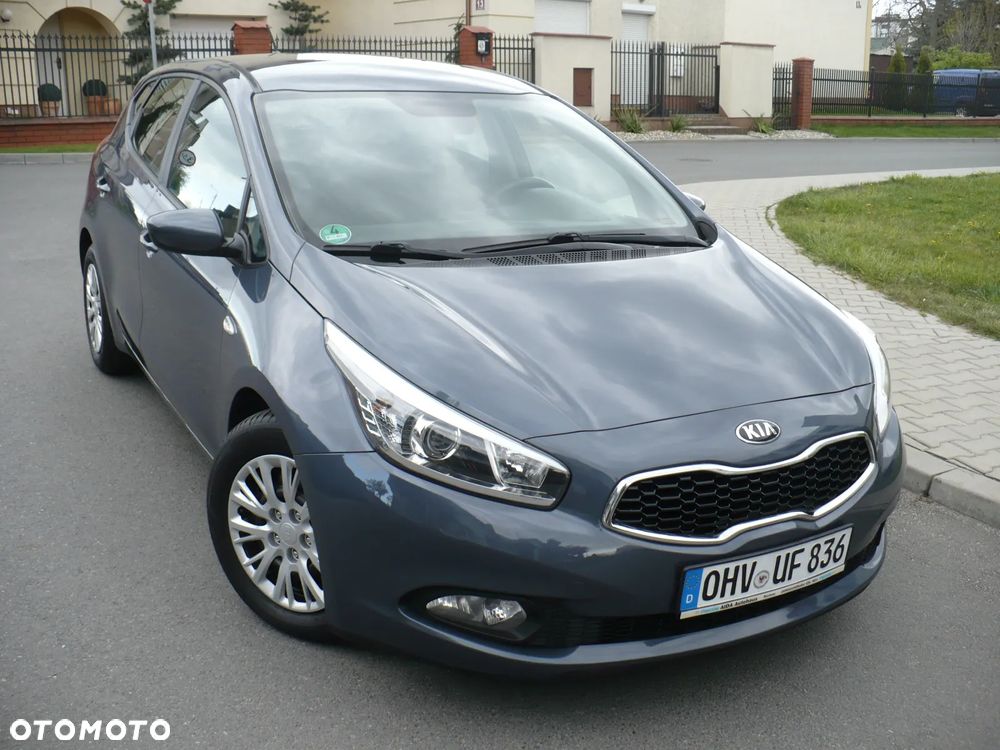 Kia Ceed 1.6 GDI Dream-Team Edition - 4
