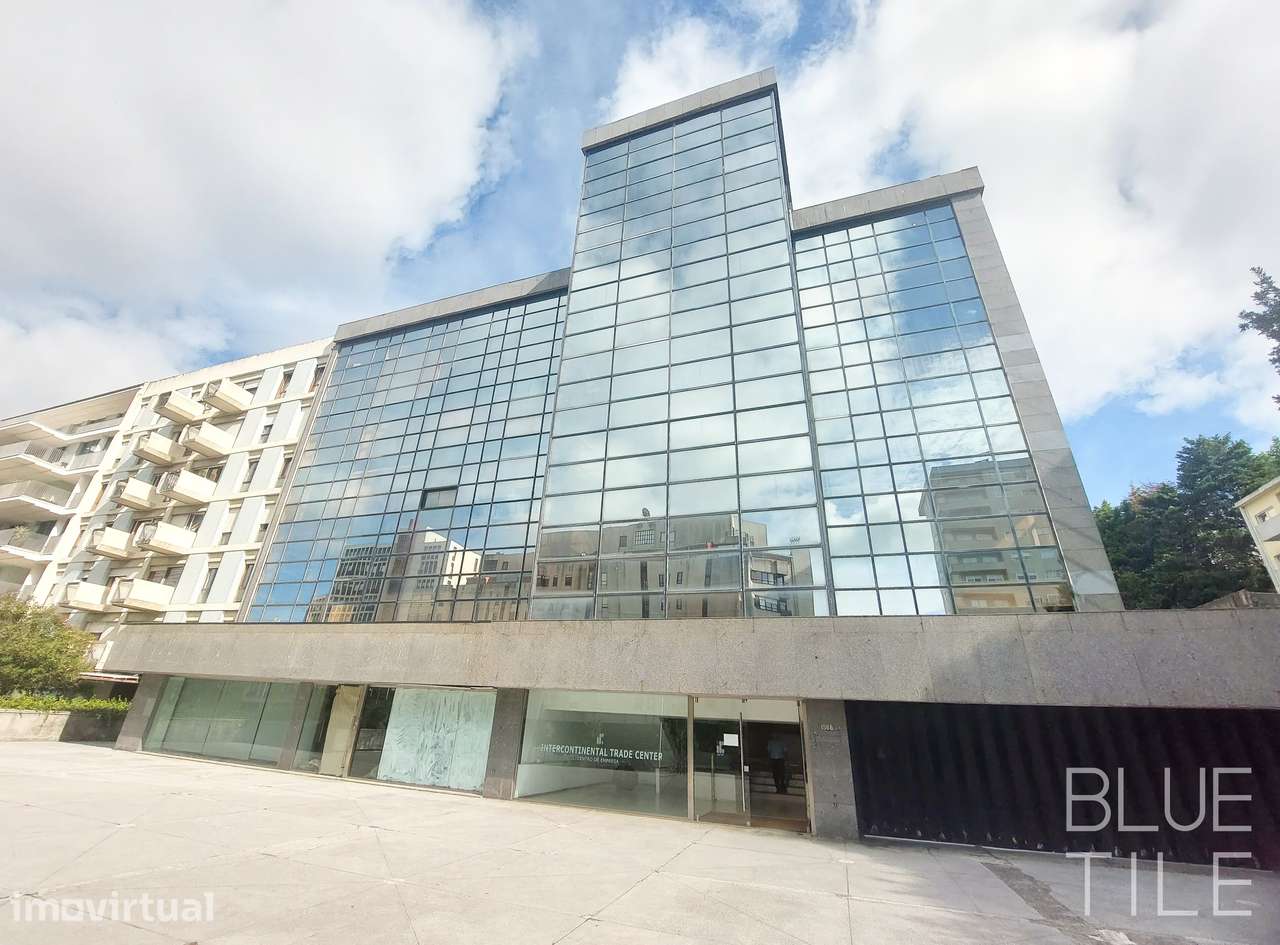 Escritório para arrendamento localizado na Avenida da Boavista, Porto - Grande imagem: 2/17