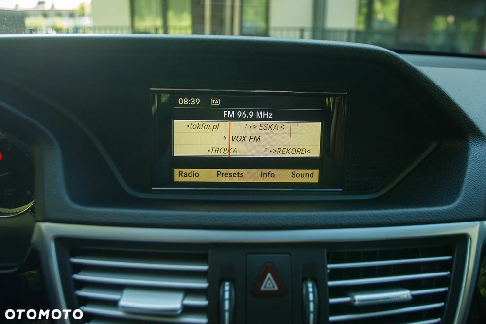 Mercedes-Benz Klasa E 350 CDI BlueEff Avantgarde - 22