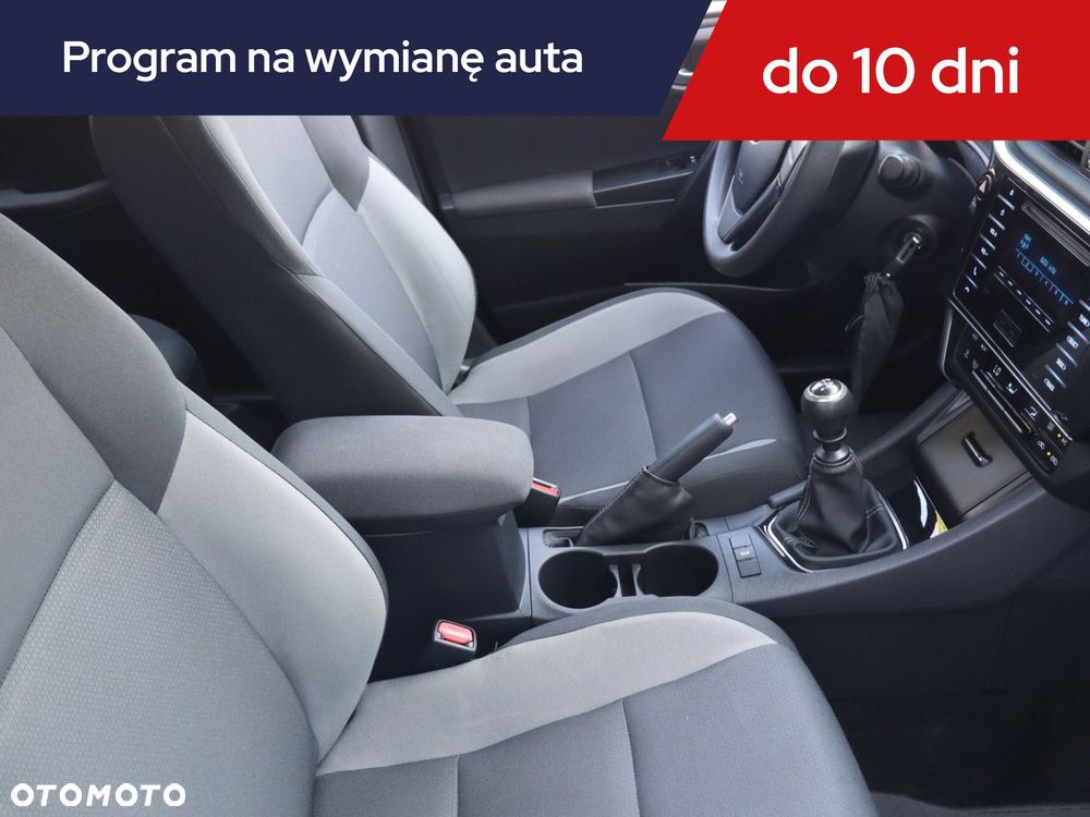 Toyota Auris - 11