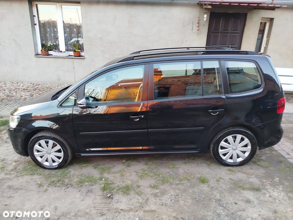 Volkswagen Touran - 12