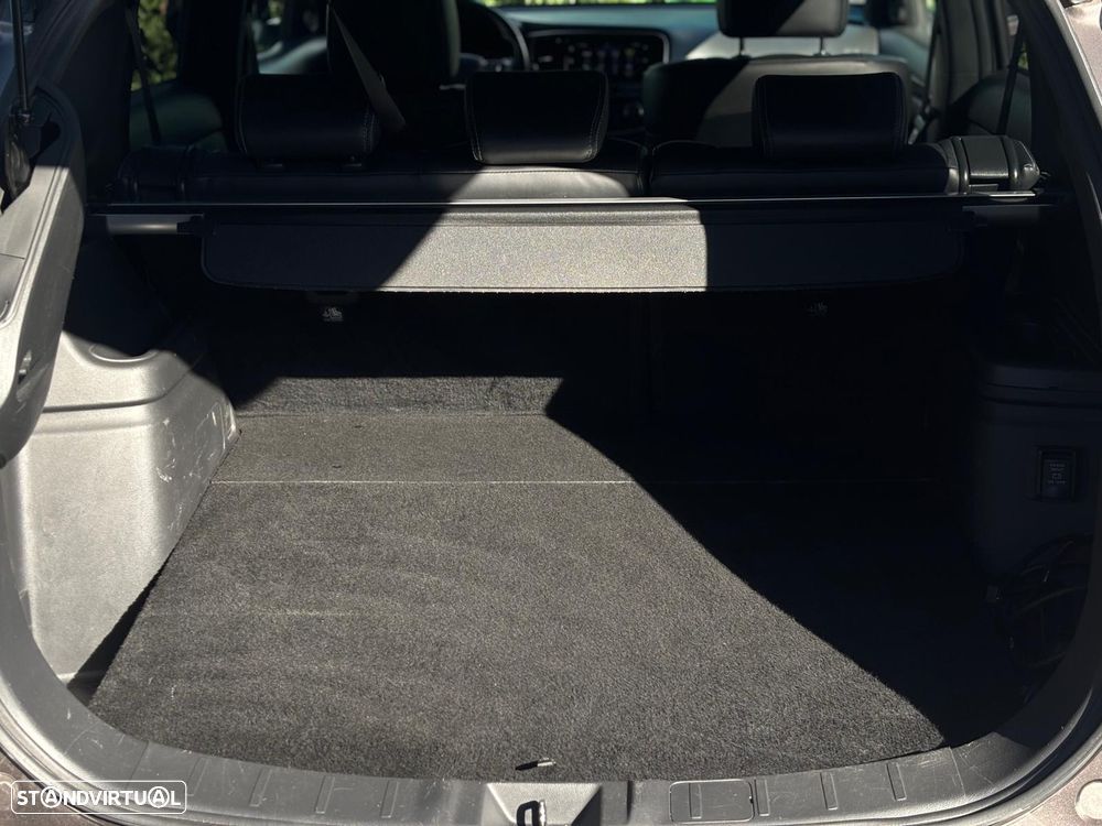 Mitsubishi Outlander 2.0 Intense Navi - 29