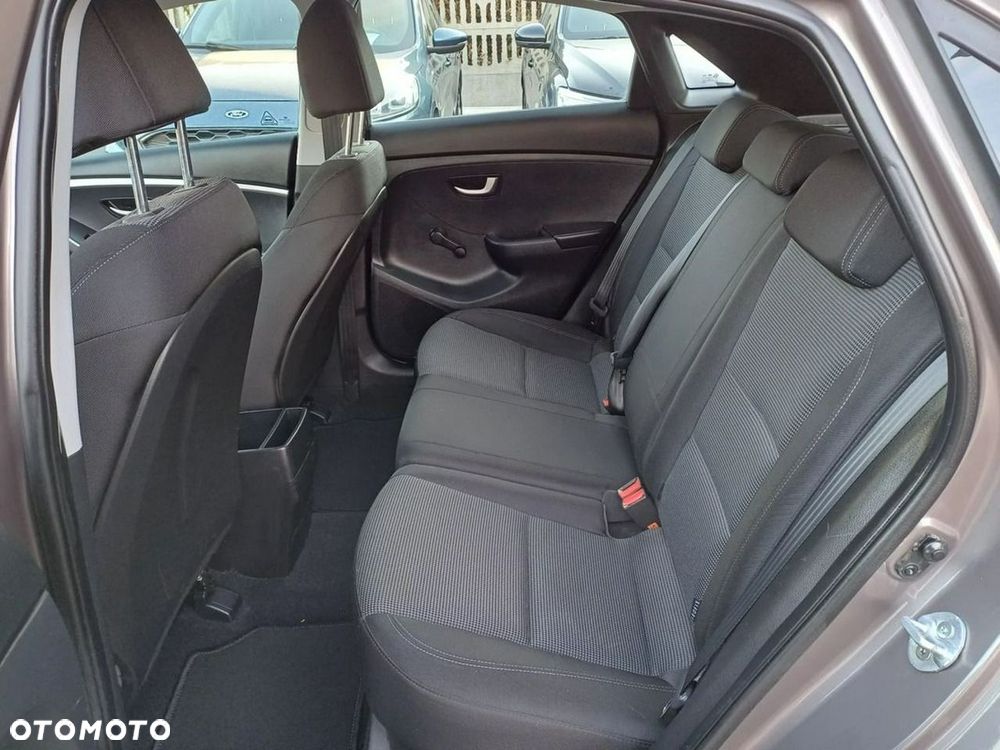 Hyundai i30 1.4 Classic + - 16