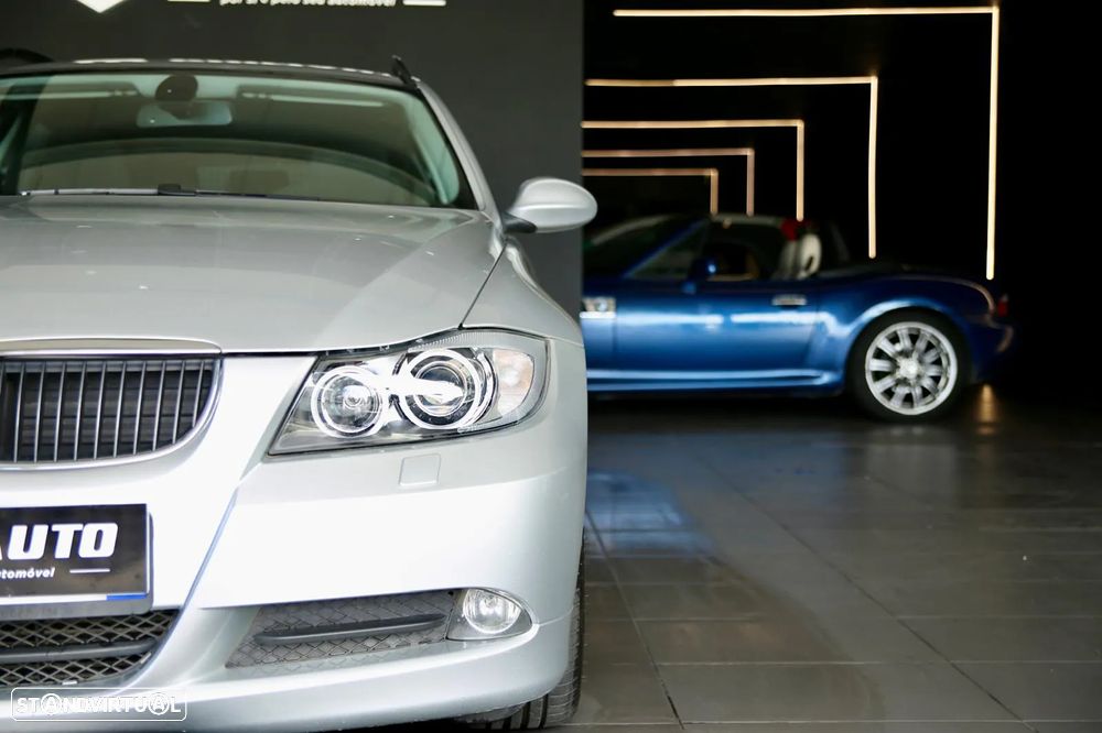 BMW 320 d Touring Dynamic - 1