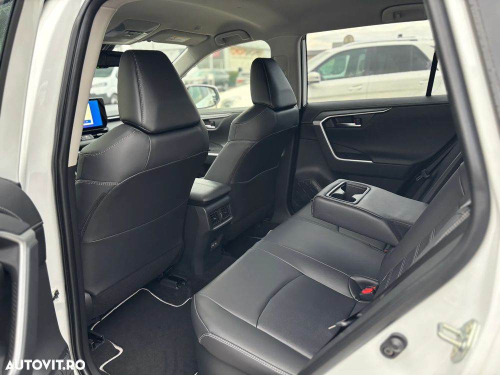 Toyota RAV4 - 11