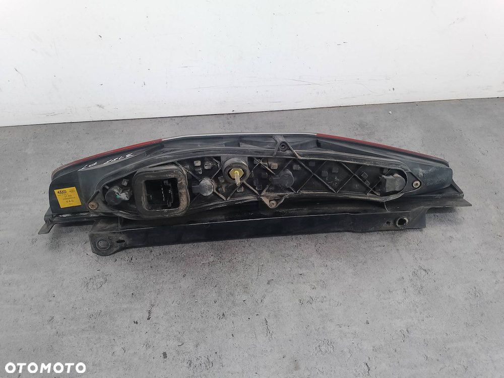 LAMPA TYLNA PRAWA FIAT DOBLO I 040600999000  40600748 - 4