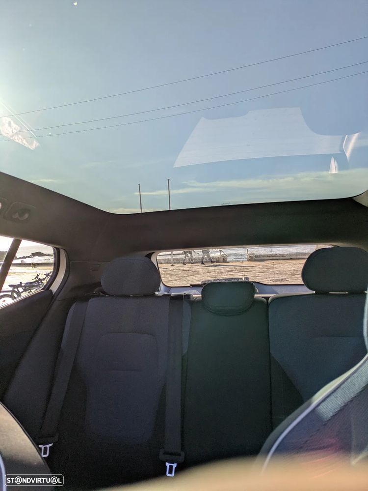 Volvo EX30 Single Motor Extended Range RWD Ultra - 17