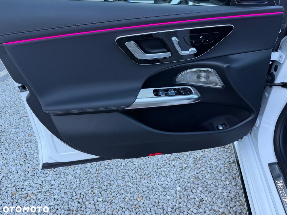 Mercedes-Benz Klasa E 220 d 4Matic 9G-TRONIC - 25