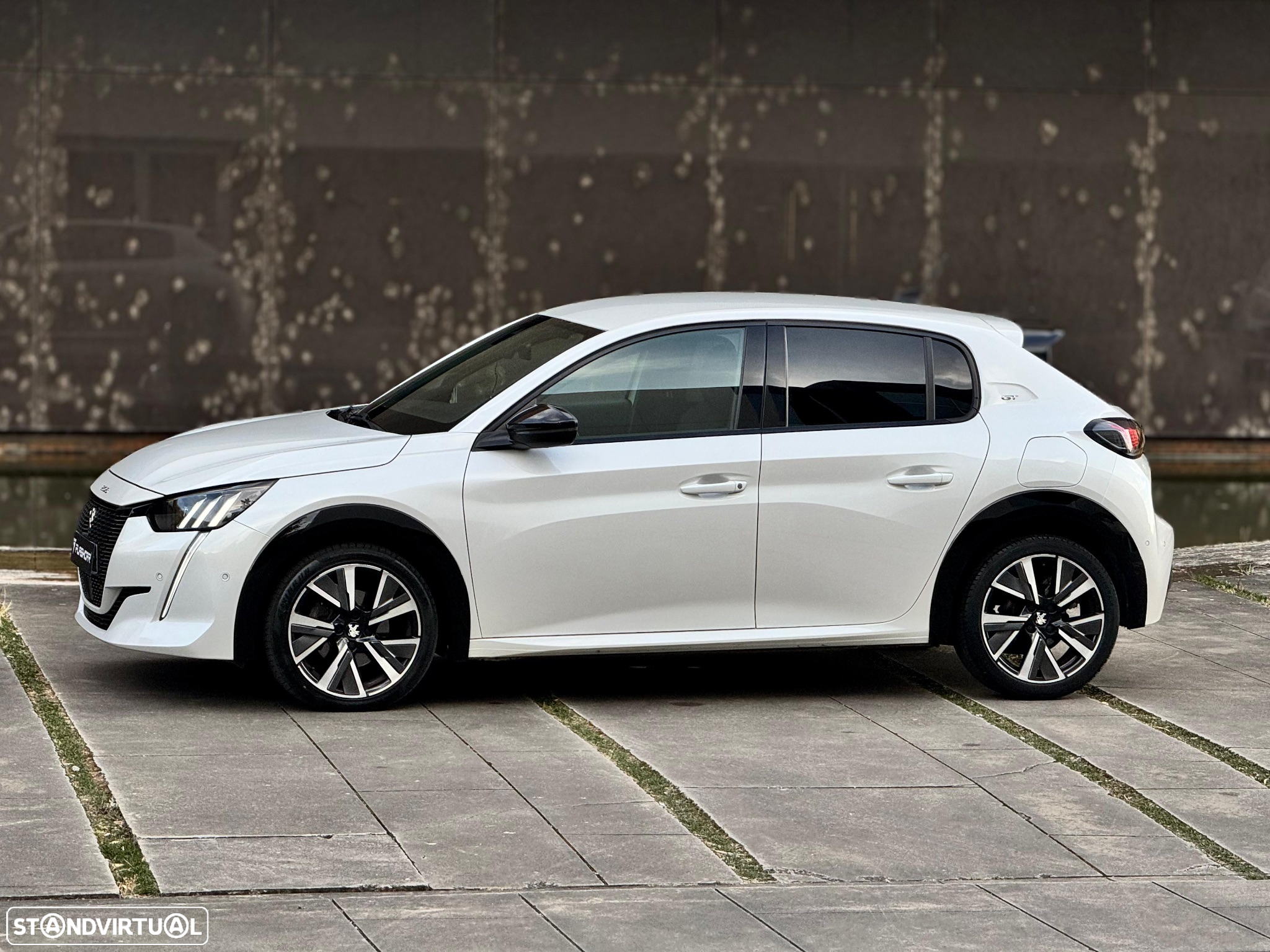 Peugeot 208 1.2 PureTech GT Line EAT8 - 30