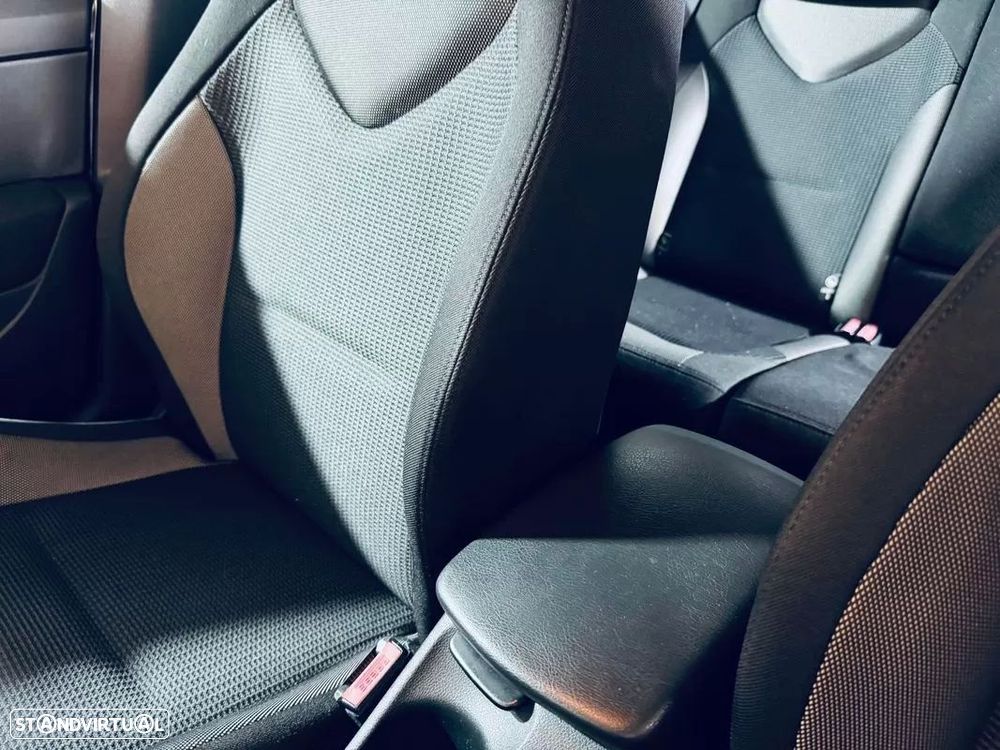 Peugeot 308 1.6 HDi Executive - 16