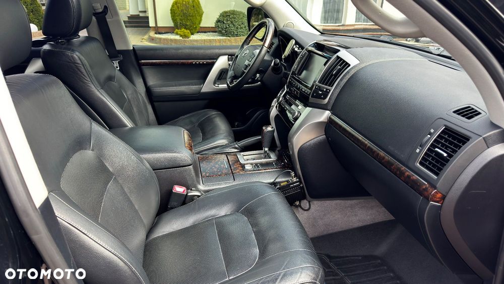 Toyota Land Cruiser - 8