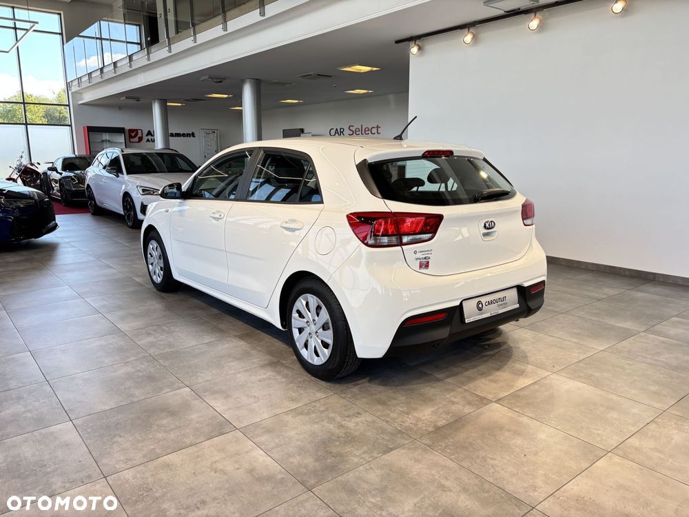 Kia Rio - 7