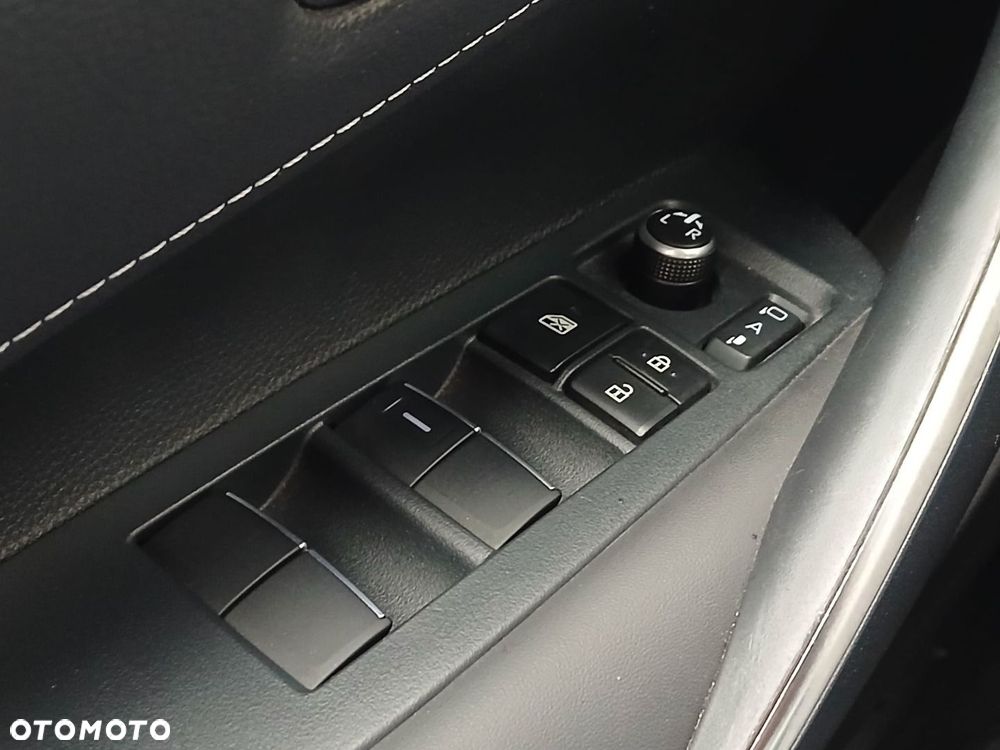 Toyota Corolla 1.8 Hybrid Style - 32