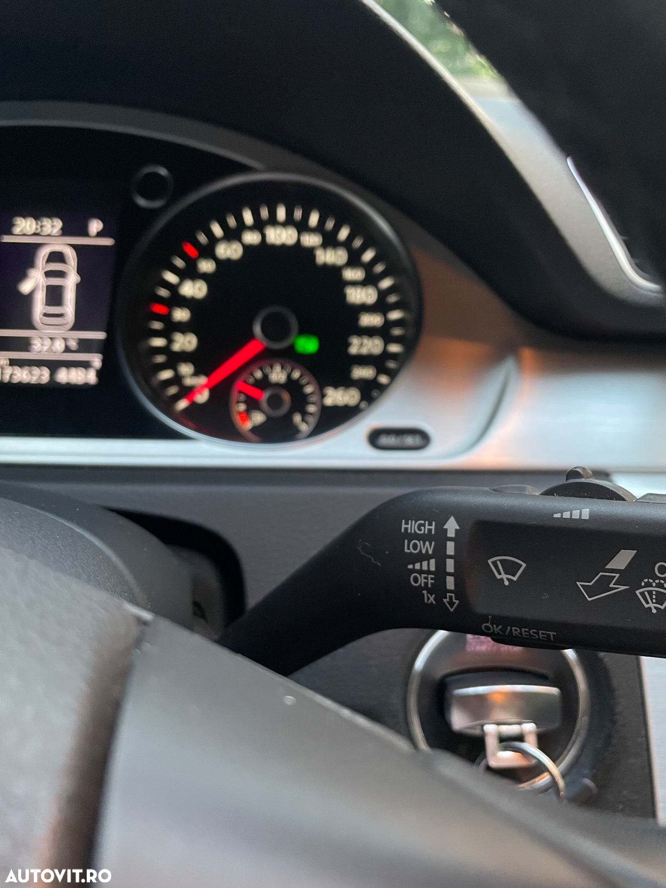 Volkswagen Passat - 24
