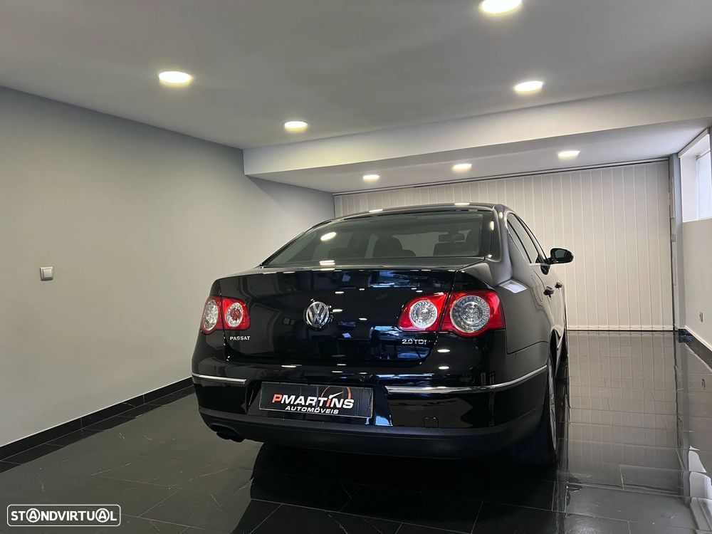 VW Passat 2.0 TDI Highline - 28