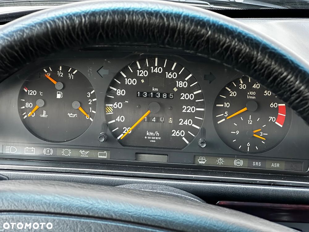 Mercedes-Benz Klasa E - 33
