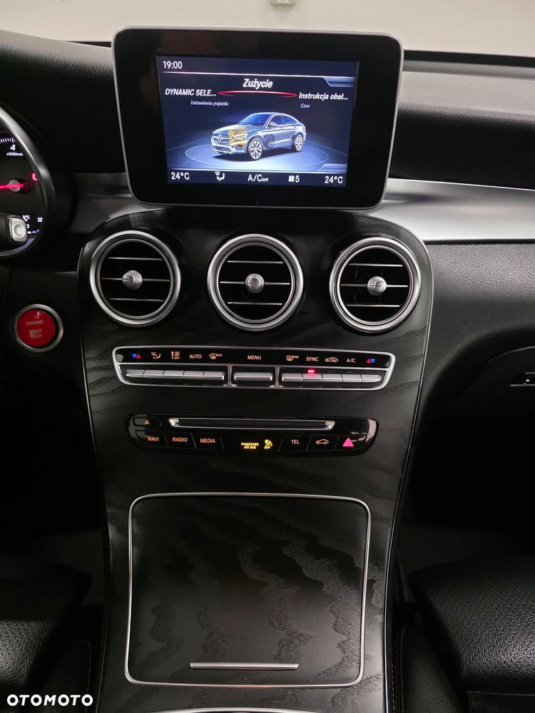Mercedes-Benz GLC 250 4Matic 9G-TRONIC AMG Line - 14