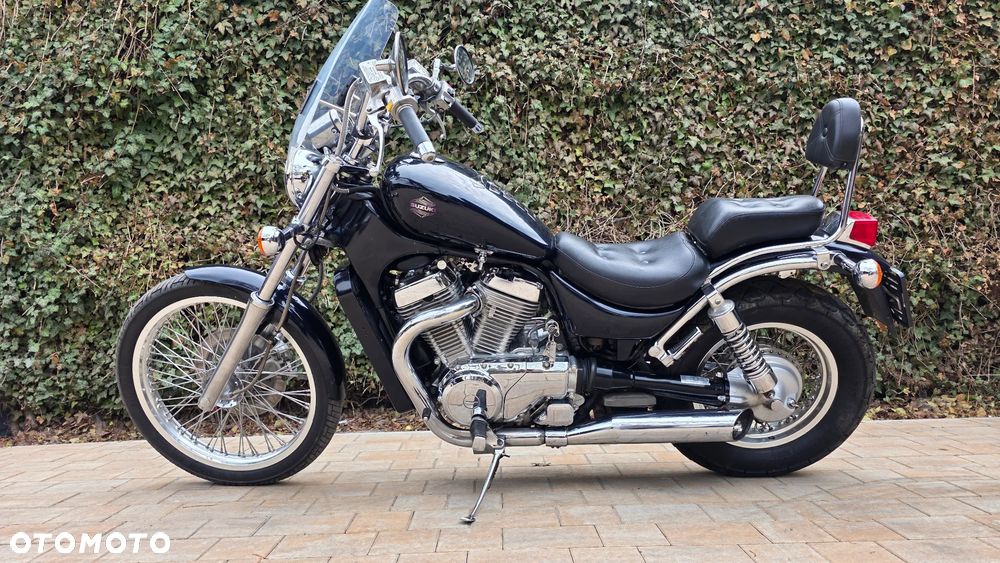 Suzuki Intruder - 14